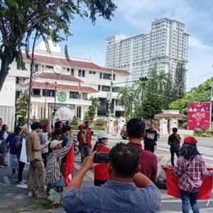 DPRD Medan Didemo, PMKRI Cabang Medan Desak Ketua DPRD Medan Mundur