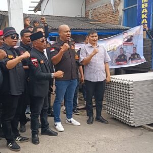 GRIB JAYA Kota Medan Berikan Bantuan Material Korban Kebakaran Belawan