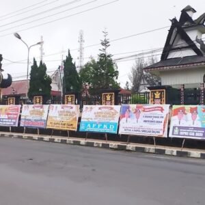 Karangan Bunga Ucapan Selamat Pelantikan Vickner Sinaga dan Wahyu Sagala Penuhi Kantor Bupati Dairi