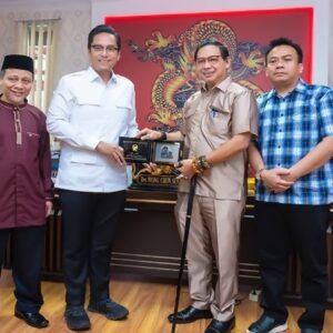 Rico Waas Ajak DPRD Bangun Kota Medan