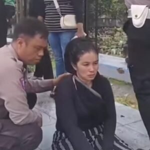 Usai Diputus Cerai, IRT Nekad Terjun Dari Fly Over Dicegah Polisi