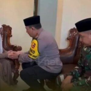 Bersama Panglima TNI, Kapolri Kunjungi Kediaman Keluarga Penembakan Di Lampung