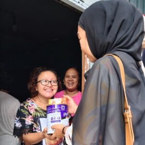 Ketua DPRD Medan Bagikan Susu dan Vitamin Bagi Balita Penderita Stunting 