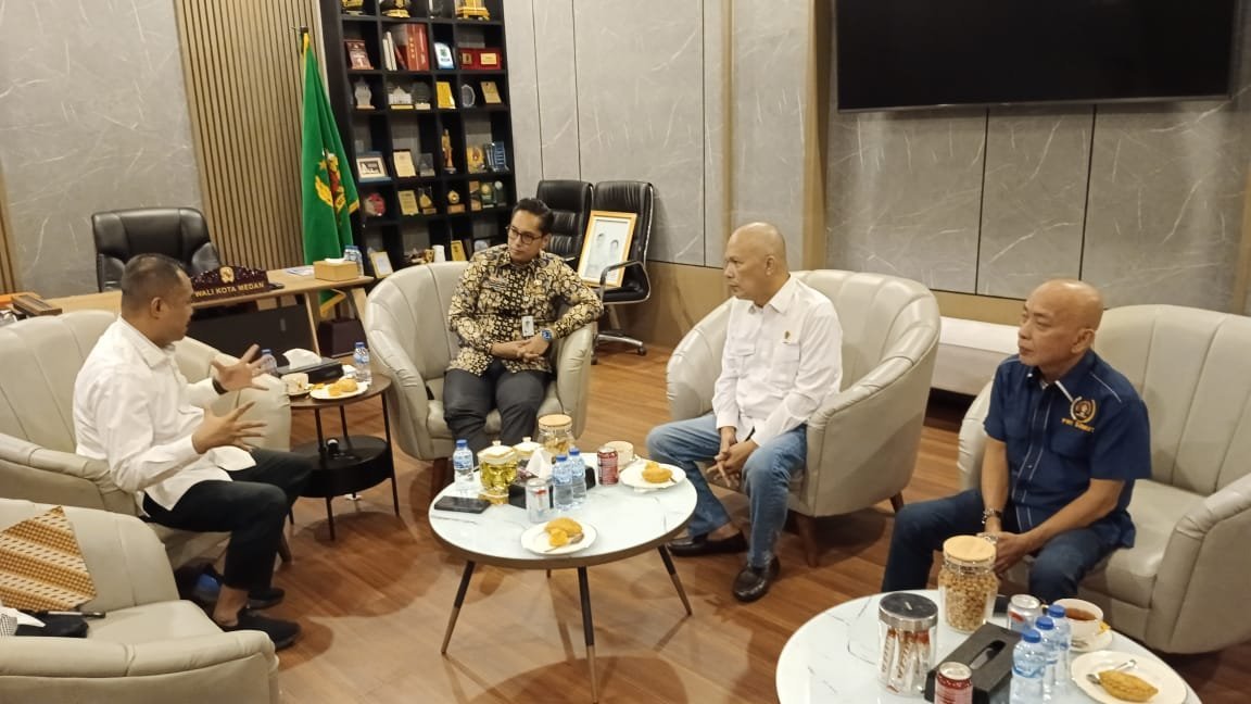 Temui Walikota Medan, Ketua PWI Sumut Ajak Tuk Ramaikan Family Gathering