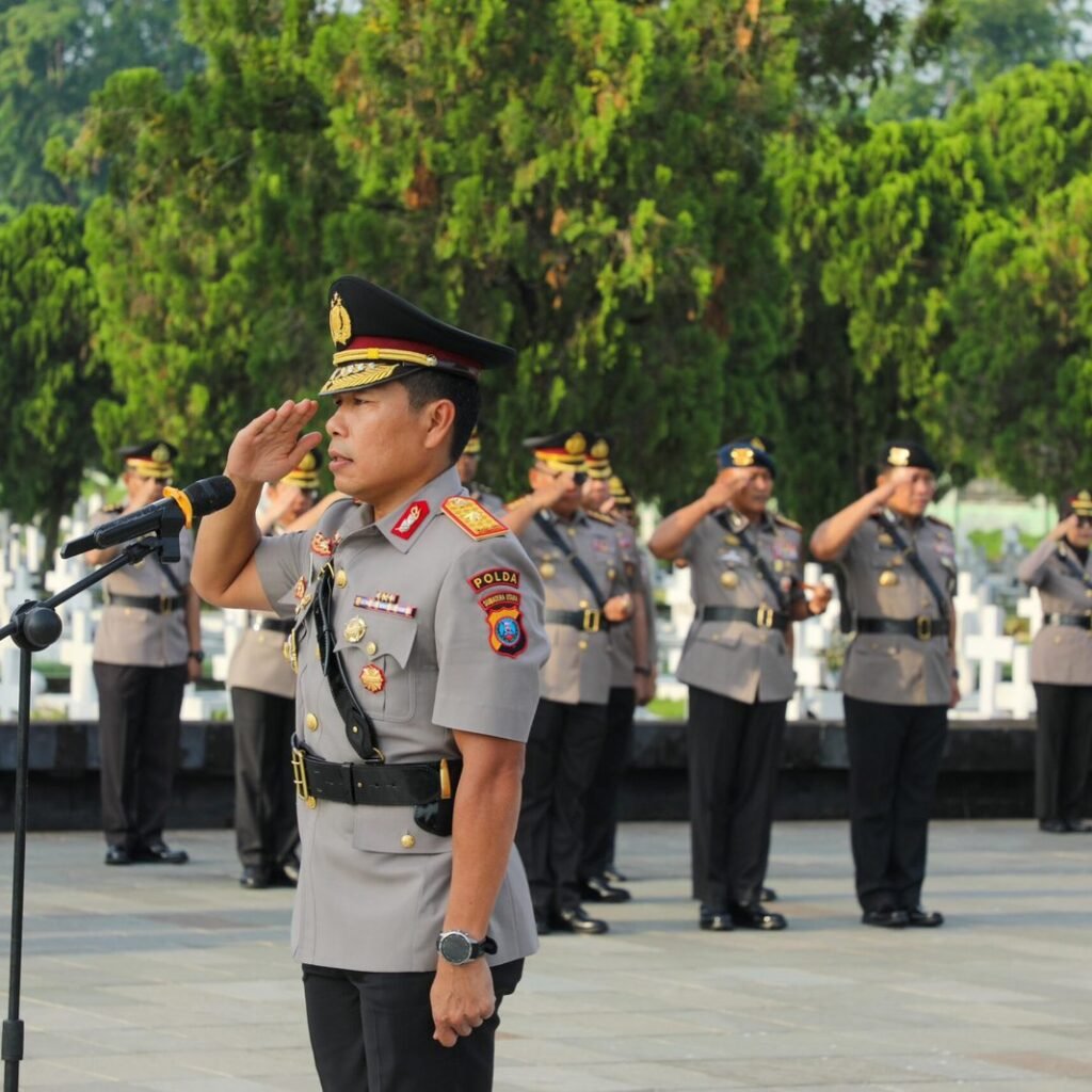 Peringati HUT Bhayangkara, Polda Sumut Ziarah Ke Taman Makam Pahlawan Bukit Barisan