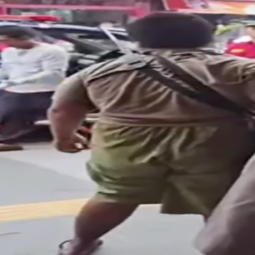 Viral, Satpol PP Amankan Pengamen Tuna Netra Melawan