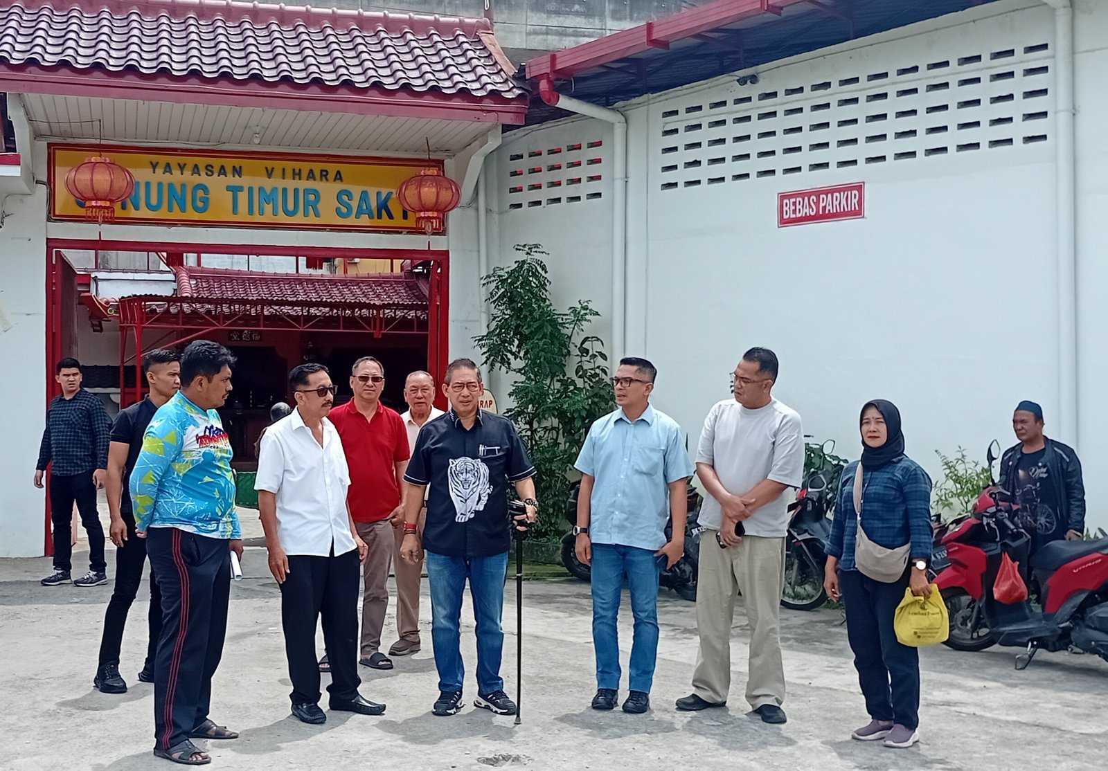 Ketua DPRD Medan Tinjau Penutupan Akses Jalan di Sekitar Vihara Gunung Timur