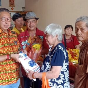 Wong Chun Sen Peringati Ulang Tahun Dewi Kwan Im dengan Aksi Sosial