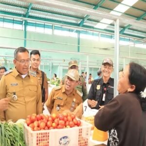 Pemkab Dairi Tertibkan Pedagang Pasar Sumbul, Fokus pada Penataan dan Edukasi