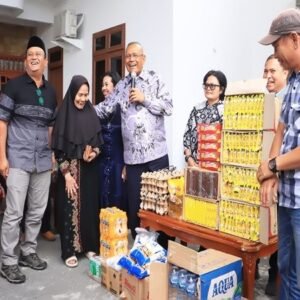 Bupati Dairi Serahkan Bantuan Program ATENSI Kemensos kepada 41 PPKS