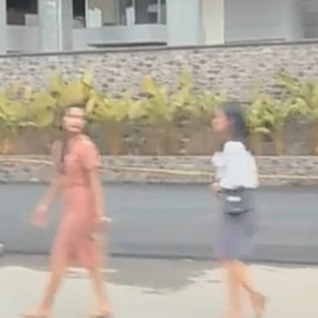 Penutupan Trotoar di Depan Universitas Prima Tuai Kecaman Warga