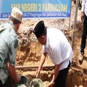 Wakil Bupati Dairi Letakkan Batu Pertama Pembangunan Musholla An-Nur SMPN 2 Parbuluan