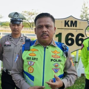 Kakorlantas Tinjau Arus Lalin Tol Trans Jawa, Tegaskan Agar Jaga Keselamatan Jalan