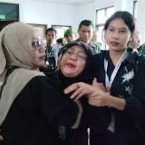 Dua Terdakwa Oknum TNI Divonis 2 Tahun Penjara, Ibu Korban Penembakan Teriak Minta Keadilan