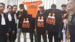 Pendukung Terdakwa Penuhi Ruang Sidang Batam dengan Kaos Protes “Korban Kriminalisasi”
