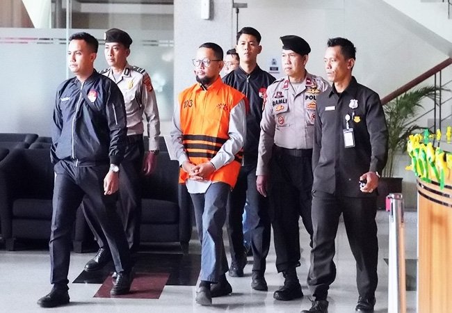 Dugaan Skema Fee Kuota Haji Terungkap, KPK Tahan Stafsus Eks Menag