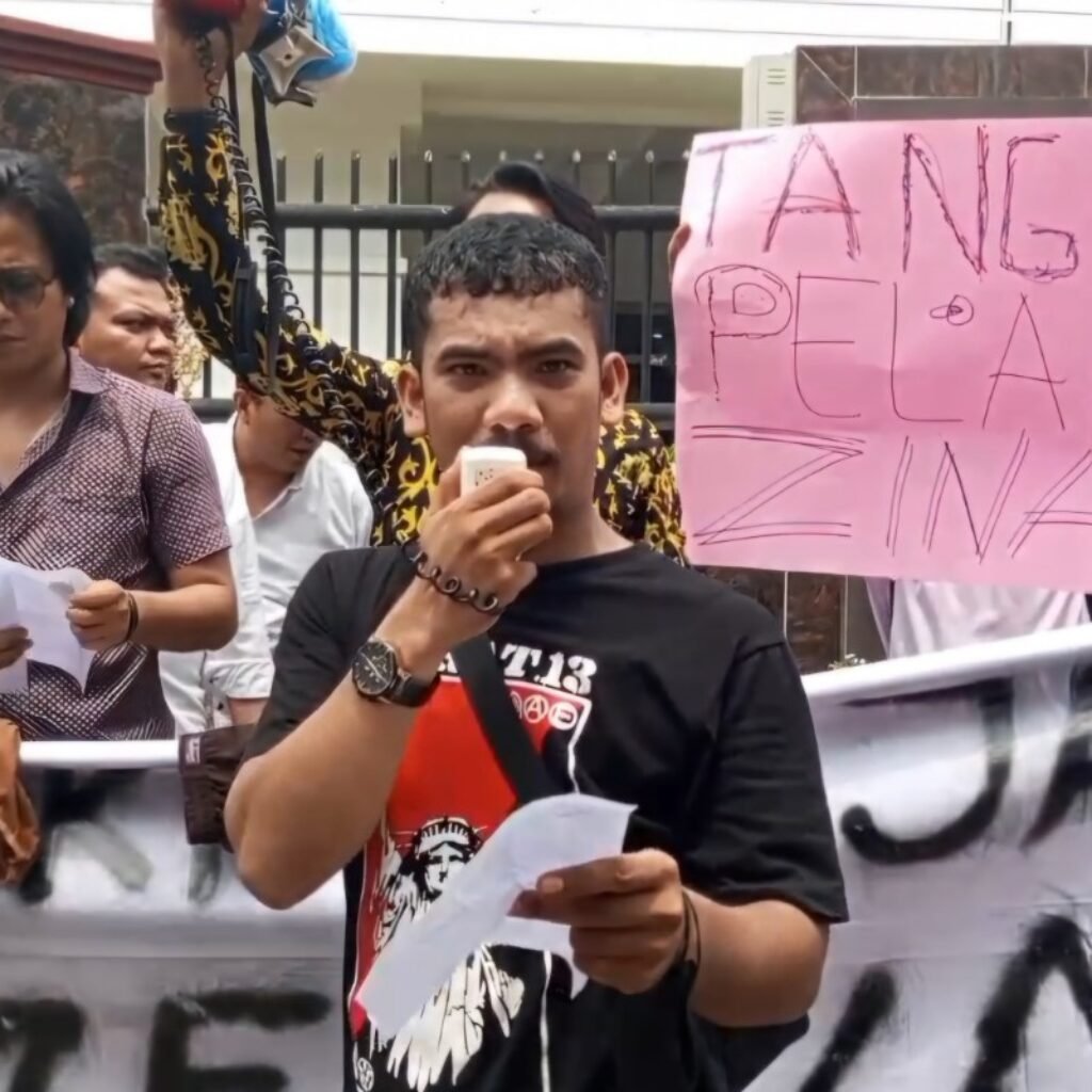 Aksi di Kejati Sumut, Massa Desak Pencopotan Oknum Jaksa Diduga Terlibat Perselingkuhan